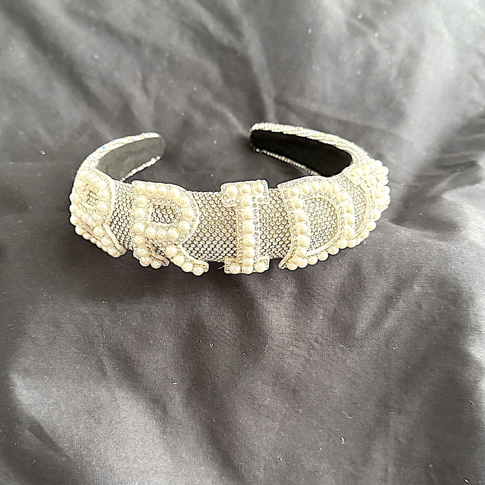 BRIDE headband. Good condition. No missing pearls or stones